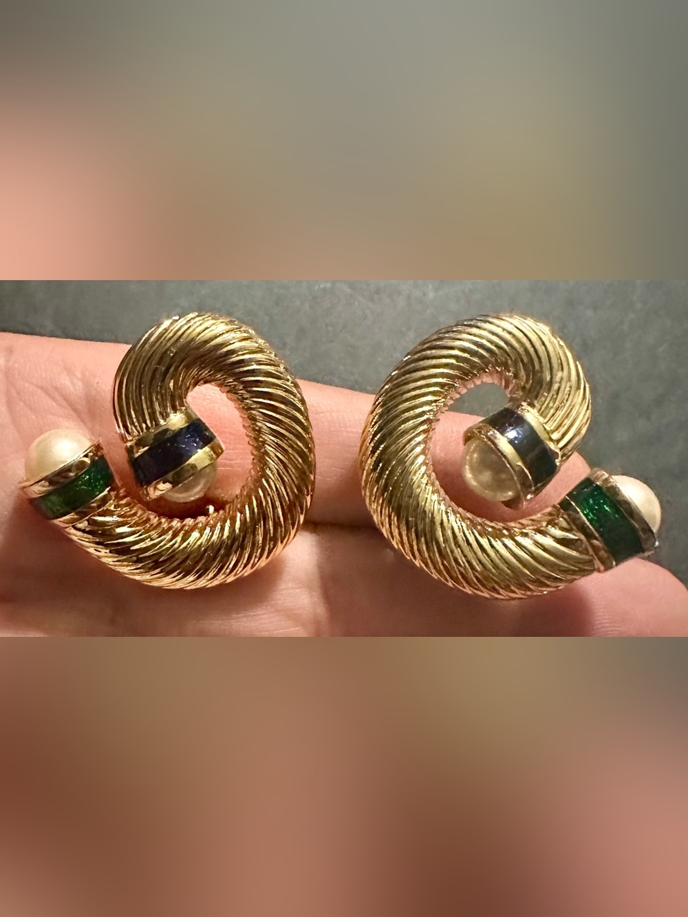Vintage NOC Majorca pearl/enamel gold plated twist 1980s clip-on earrings Large